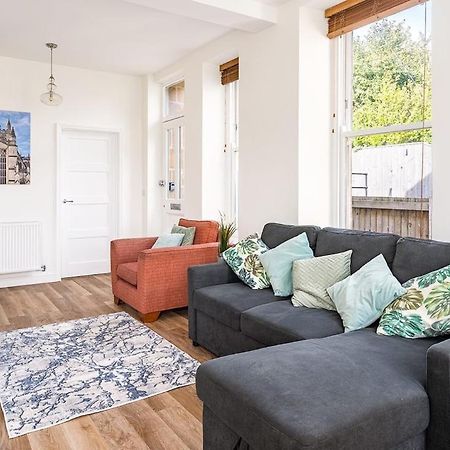 Spacious 2 Bedroom House With Stunning Views Bath Eksteriør bilde