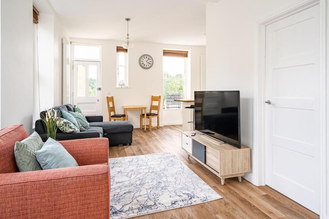 Spacious 2 Bedroom House With Stunning Views Bath Eksteriør bilde